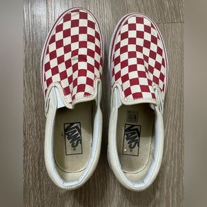 VANS Classic Slip On White Red
Checkered Canvas Unisex Sneakers
